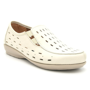 Δερμάτινα loafers με διάτρητες λεπτομέρειες AERO BY KASTA<br>09S264